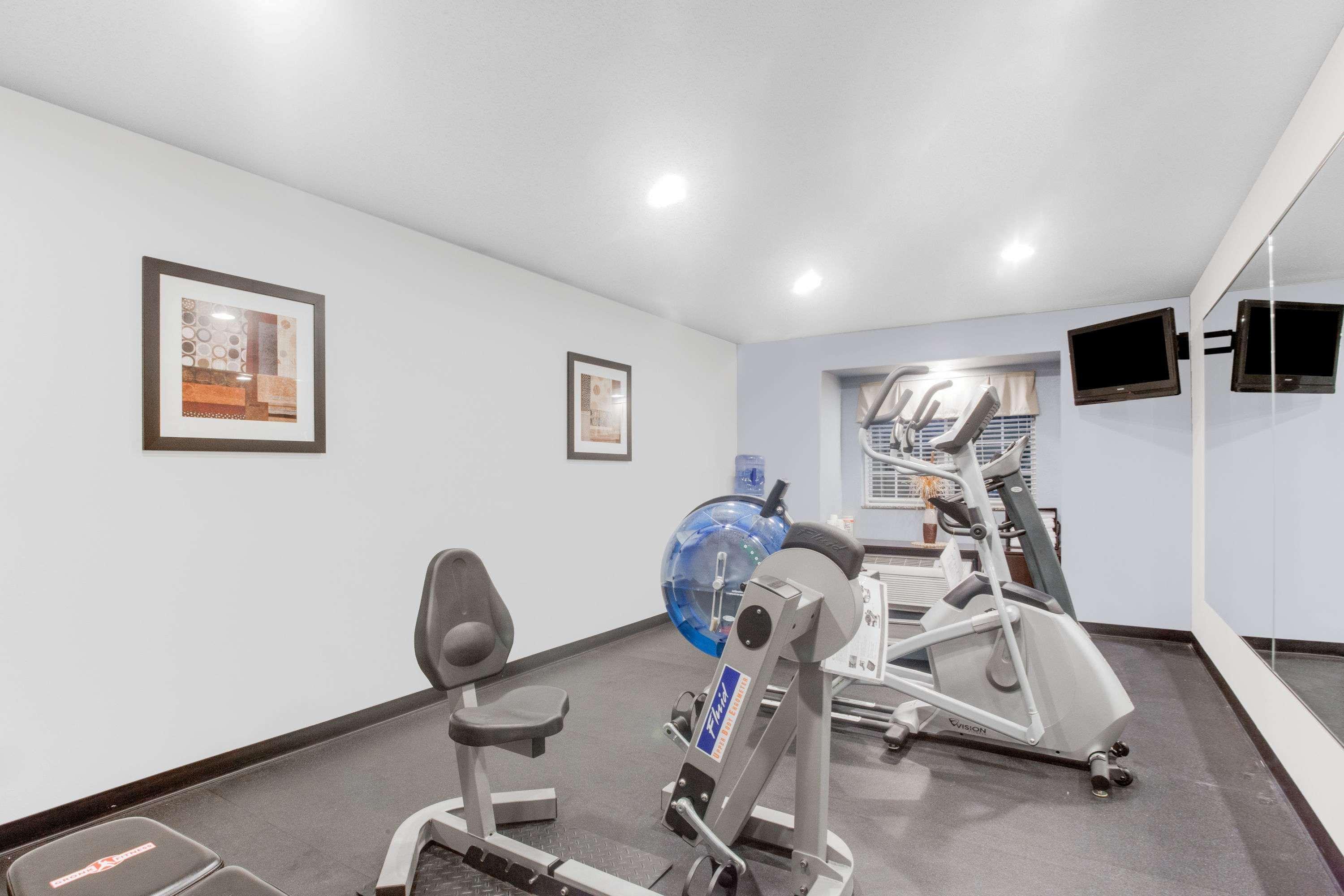 Microtel Inn & Suites Bath Bagian luar foto