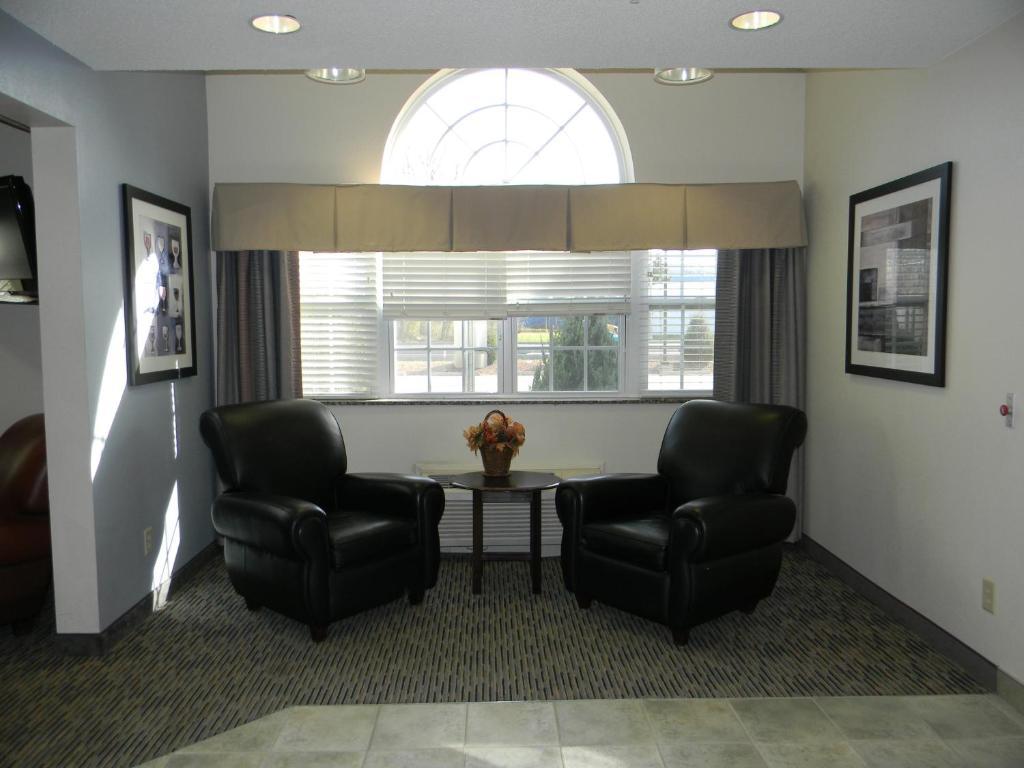 Microtel Inn & Suites Bath Bagian luar foto